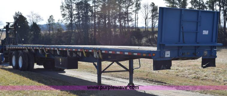 image for item I8517 1991 Fontaine flatbed trailer