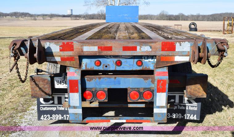 image for item I8517 1991 Fontaine flatbed trailer