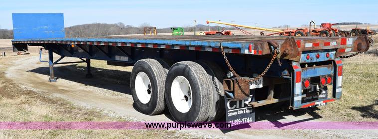 image for item I8517 1991 Fontaine flatbed trailer