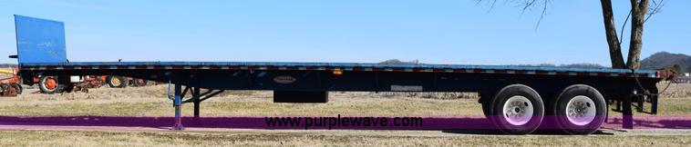 image for item I8517 1991 Fontaine flatbed trailer