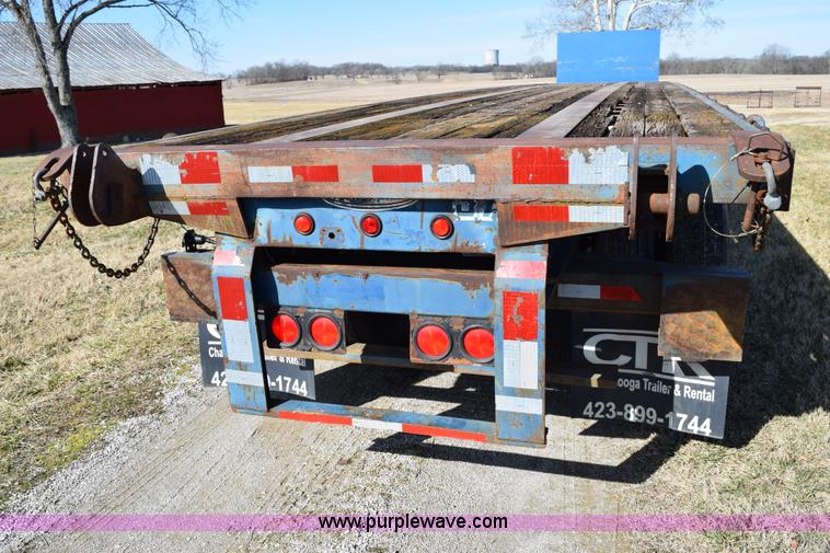 image for item I8517 1991 Fontaine flatbed trailer