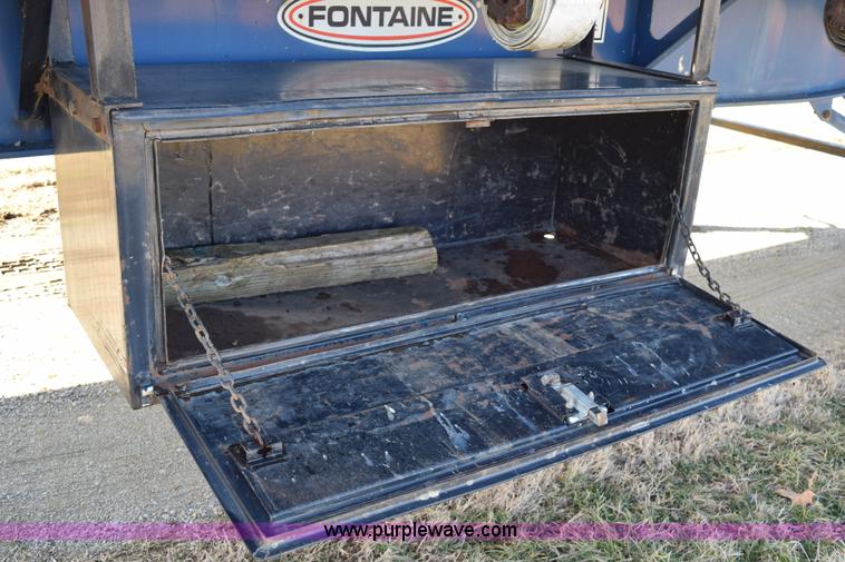image for item I8517 1991 Fontaine flatbed trailer
