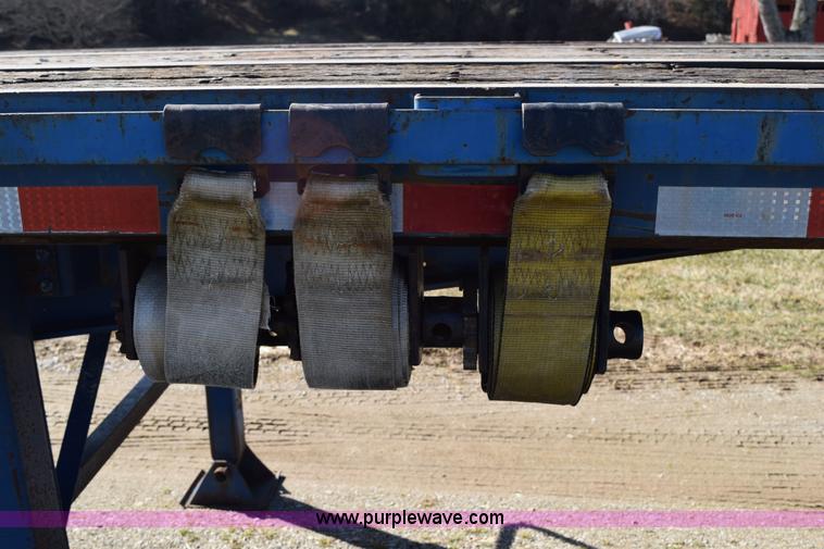 image for item I8517 1991 Fontaine flatbed trailer