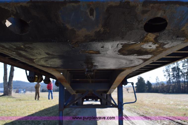 image for item I8517 1991 Fontaine flatbed trailer