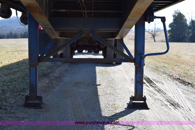 image for item I8517 1991 Fontaine flatbed trailer