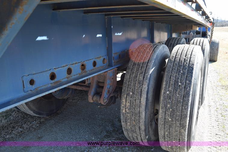 image for item I8517 1991 Fontaine flatbed trailer