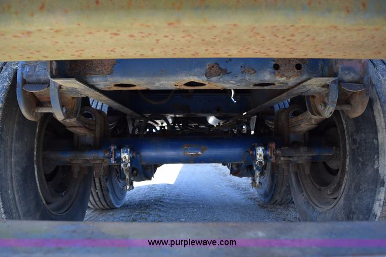 image for item I8517 1991 Fontaine flatbed trailer
