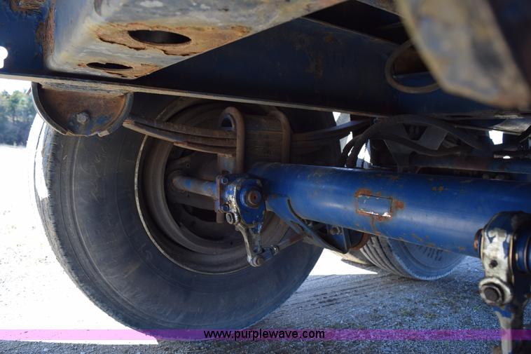 image for item I8517 1991 Fontaine flatbed trailer