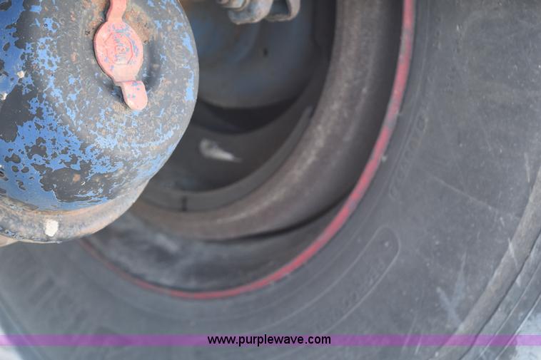 image for item I8517 1991 Fontaine flatbed trailer