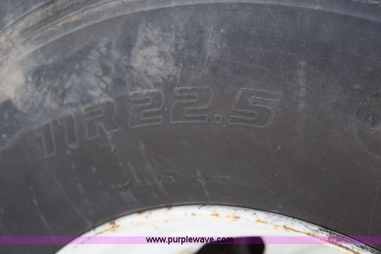 image for item I8517 1991 Fontaine flatbed trailer