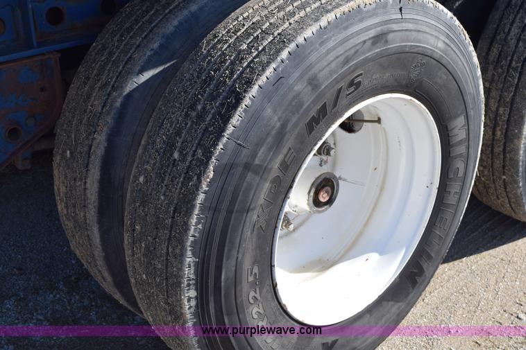 image for item I8517 1991 Fontaine flatbed trailer