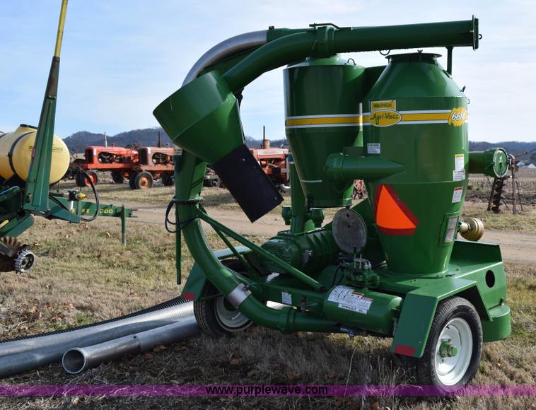 image for item I8519 Walinga 6614 grain vacuum