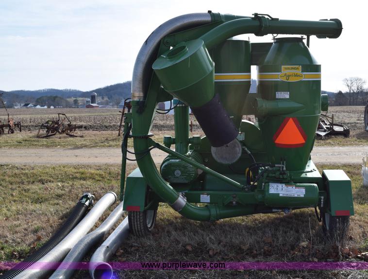 image for item I8519 Walinga 6614 grain vacuum