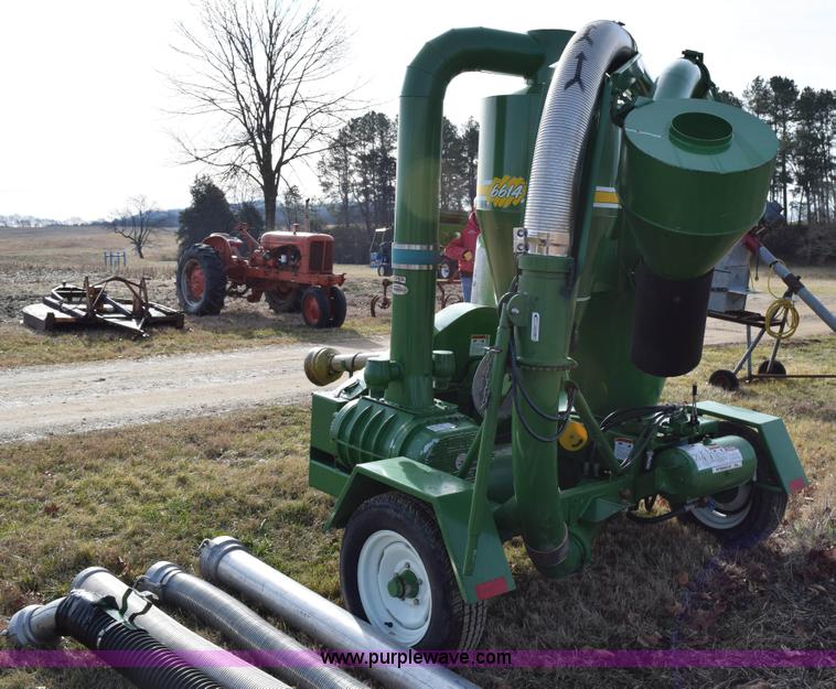 image for item I8519 Walinga 6614 grain vacuum