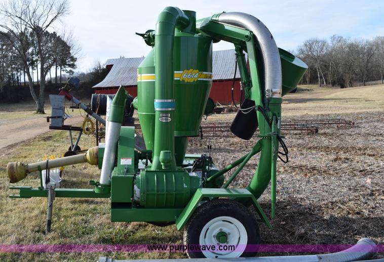 image for item I8519 Walinga 6614 grain vacuum