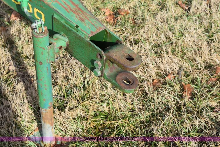 image for item I8520 John Deere 7000 planter