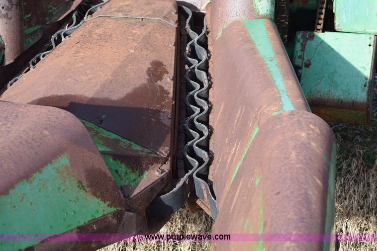 image for item I8524 John Deere 3800 two row silage chopper