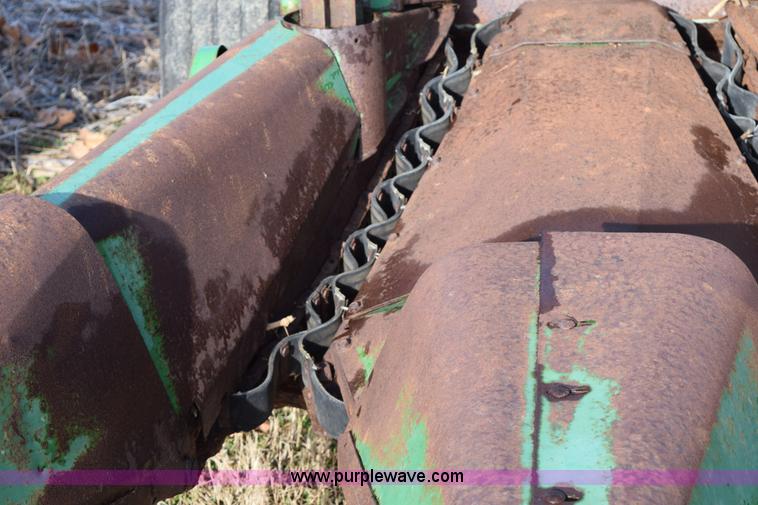 image for item I8524 John Deere 3800 two row silage chopper