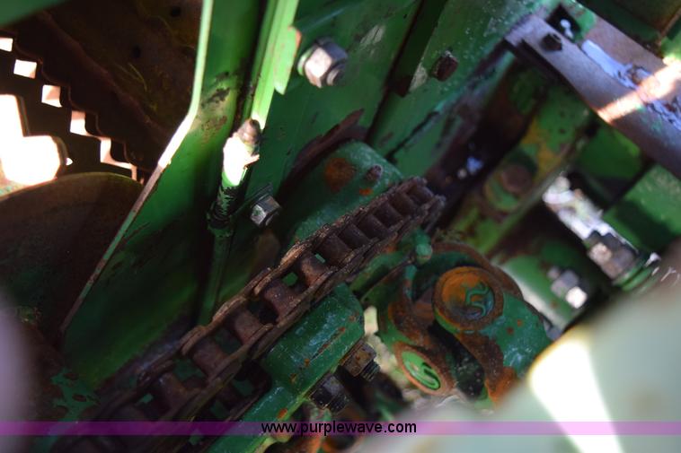 image for item I8524 John Deere 3800 two row silage chopper