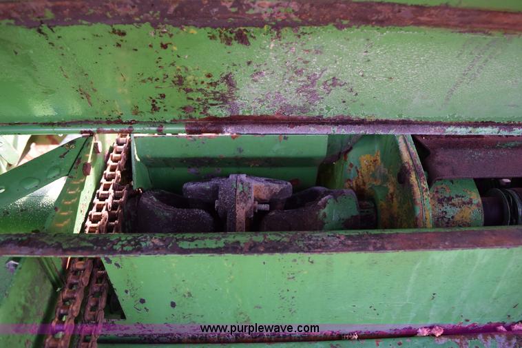 image for item I8524 John Deere 3800 two row silage chopper