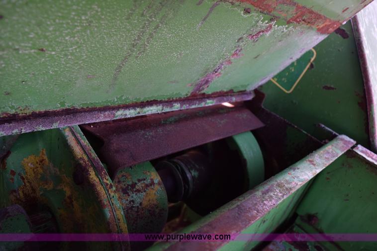 image for item I8524 John Deere 3800 two row silage chopper
