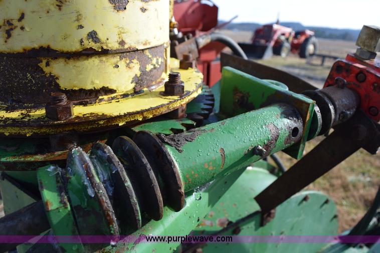 image for item I8524 John Deere 3800 two row silage chopper