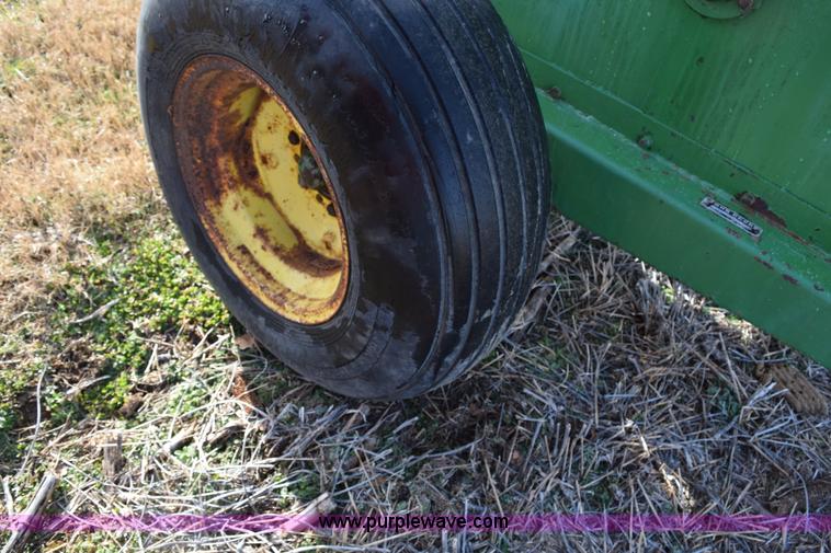 image for item I8524 John Deere 3800 two row silage chopper