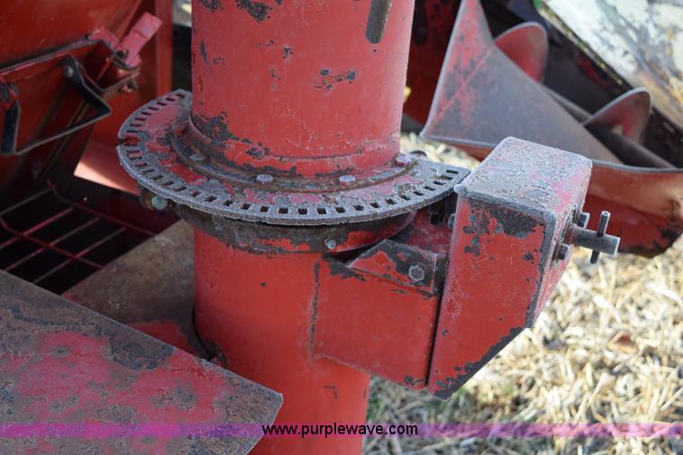 image for item I8525 Case IH 1250 grinder mixer