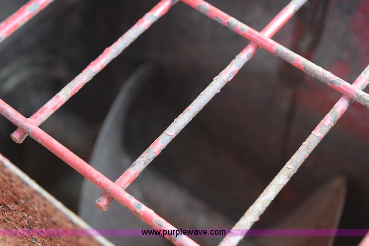 image for item I8525 Case IH 1250 grinder mixer