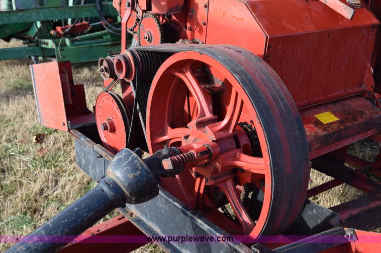 image for item I8525 Case IH 1250 grinder mixer