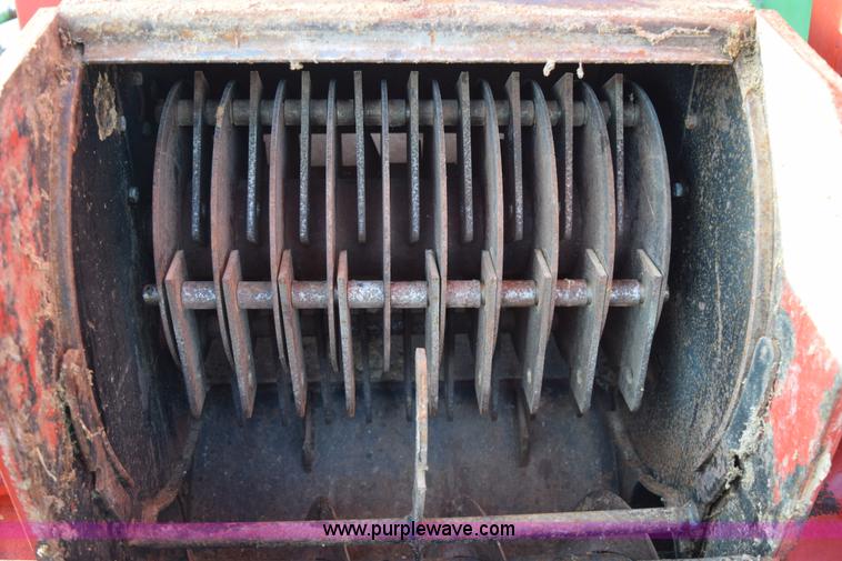 image for item I8525 Case IH 1250 grinder mixer