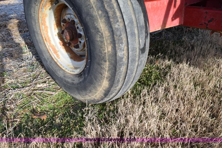 image for item I8525 Case IH 1250 grinder mixer