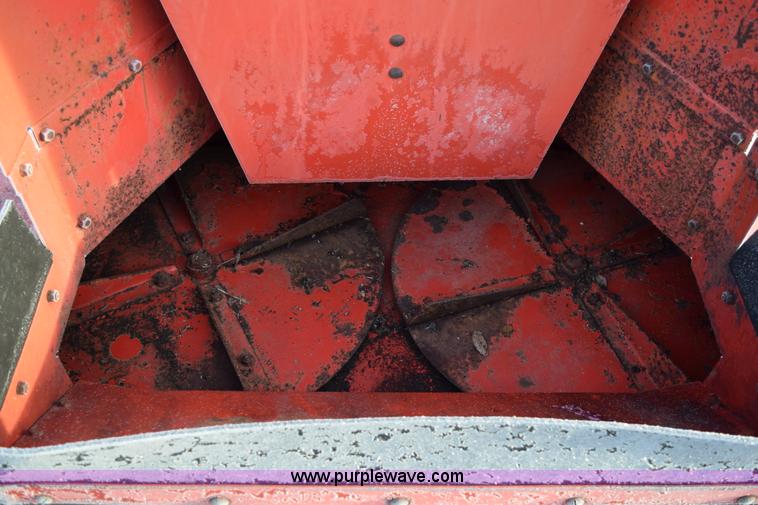 image for item I8529 Gehl 1540 silage blower