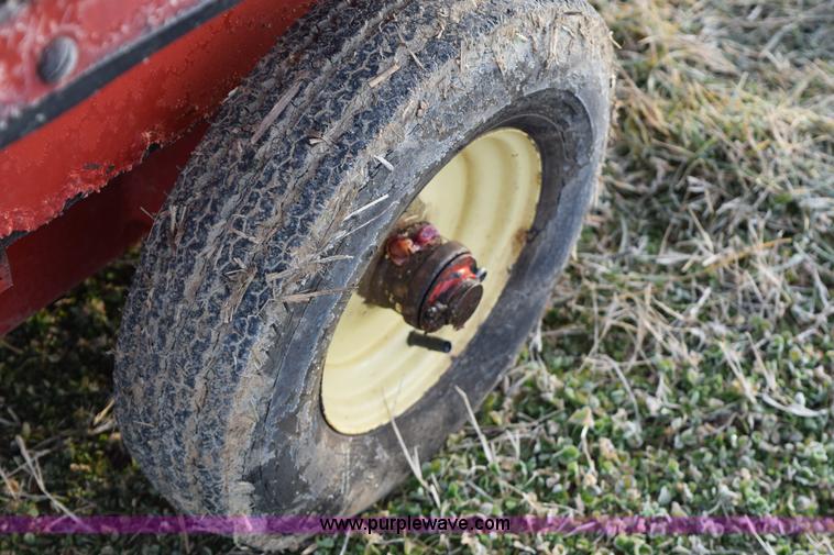 image for item I8529 Gehl 1540 silage blower