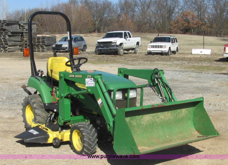 image for item J2324 John Deere LV2210 tractor