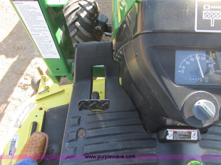 image for item J2324 John Deere LV2210 tractor