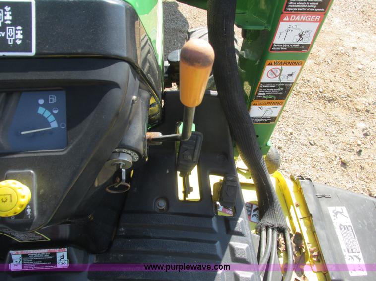 image for item J2324 John Deere LV2210 tractor