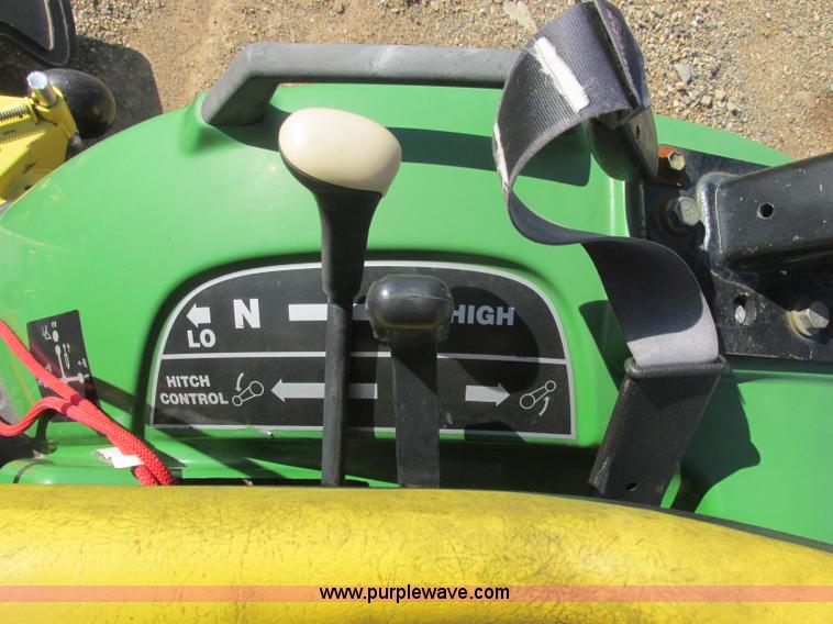 image for item J2324 John Deere LV2210 tractor