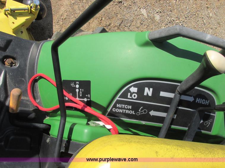 image for item J2324 John Deere LV2210 tractor