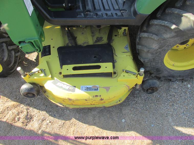 image for item J2324 John Deere LV2210 tractor