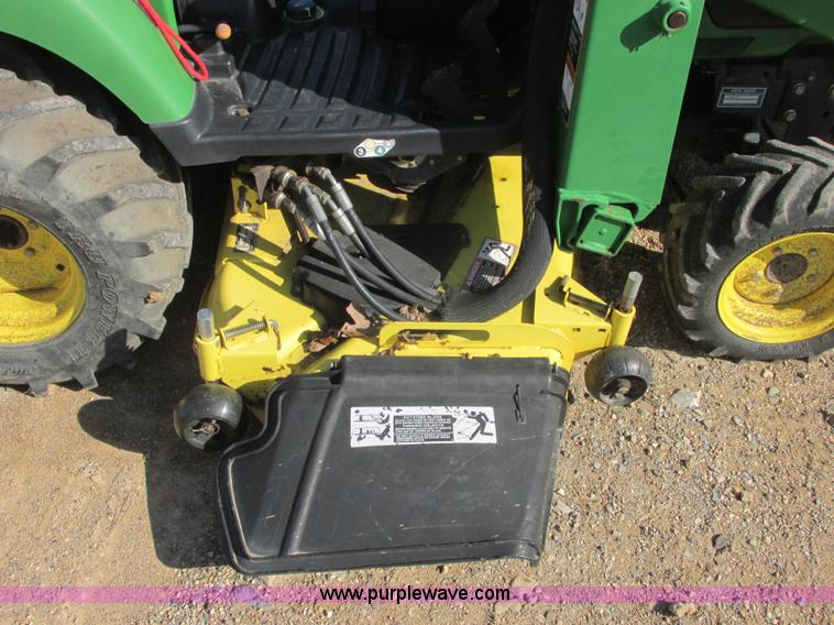 image for item J2324 John Deere LV2210 tractor