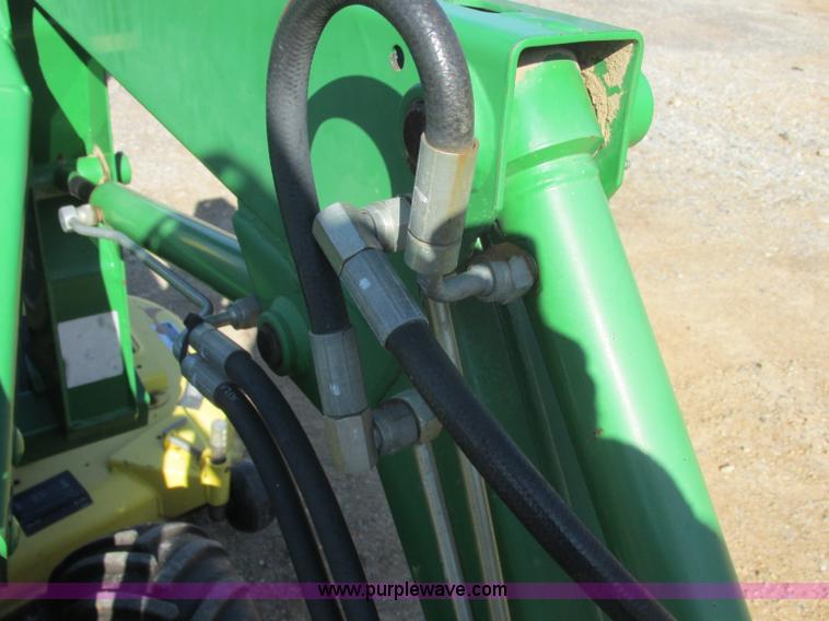 image for item J2324 John Deere LV2210 tractor