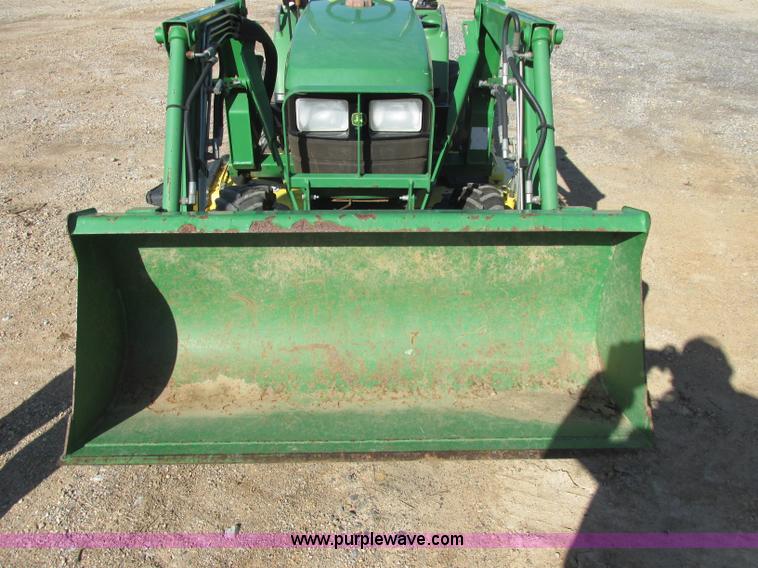 image for item J2324 John Deere LV2210 tractor