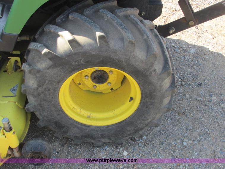 image for item J2324 John Deere LV2210 tractor