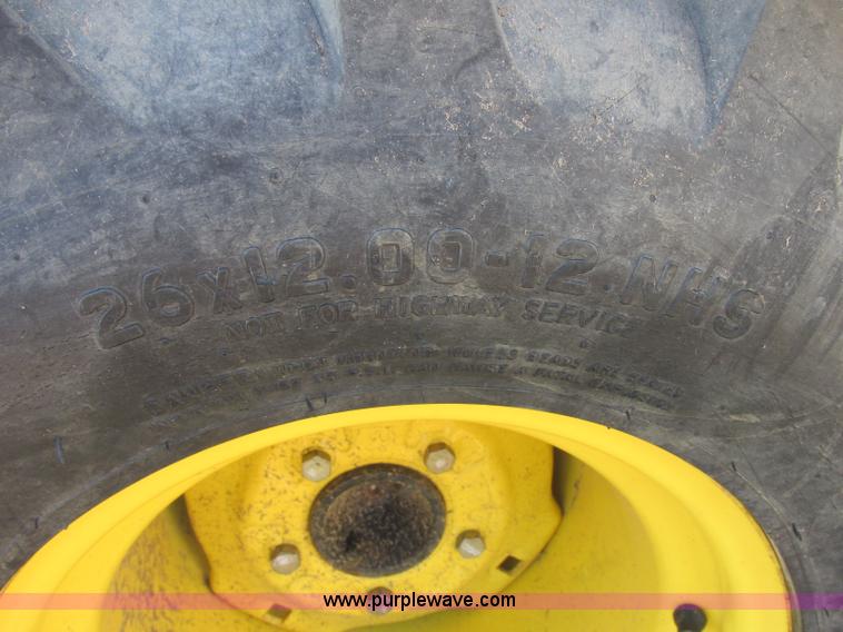 image for item J2324 John Deere LV2210 tractor