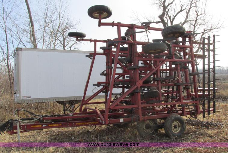 image for item K2018 1995 Kent Series V field cultivator