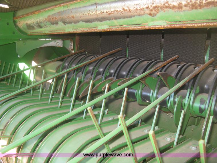 image for item K2798 2012 John Deere 568 round baler