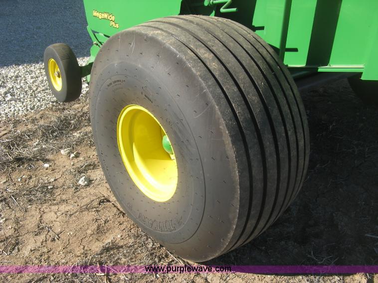 image for item K2798 2012 John Deere 568 round baler