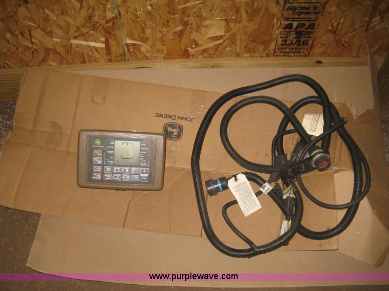 image for item K2798 2012 John Deere 568 round baler