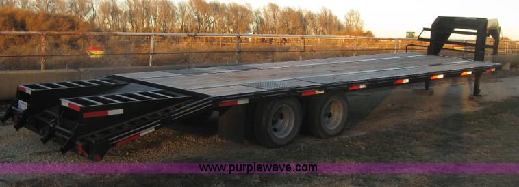 image for item K2813 2009 Circle M gooseneck flatbed trailer